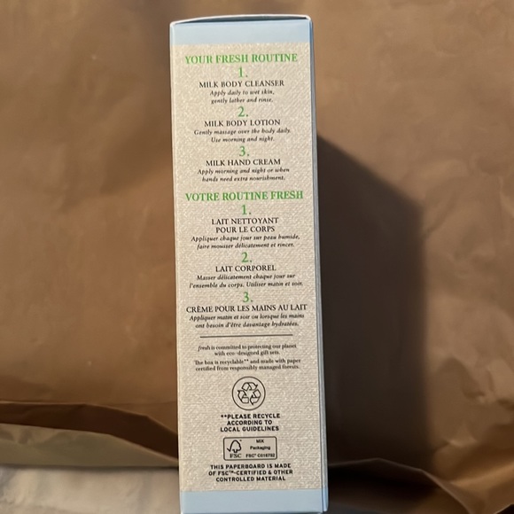 Brand New!! Fresh Milk Moisturizing Bodycare Gift Set - Picture 3 of 7